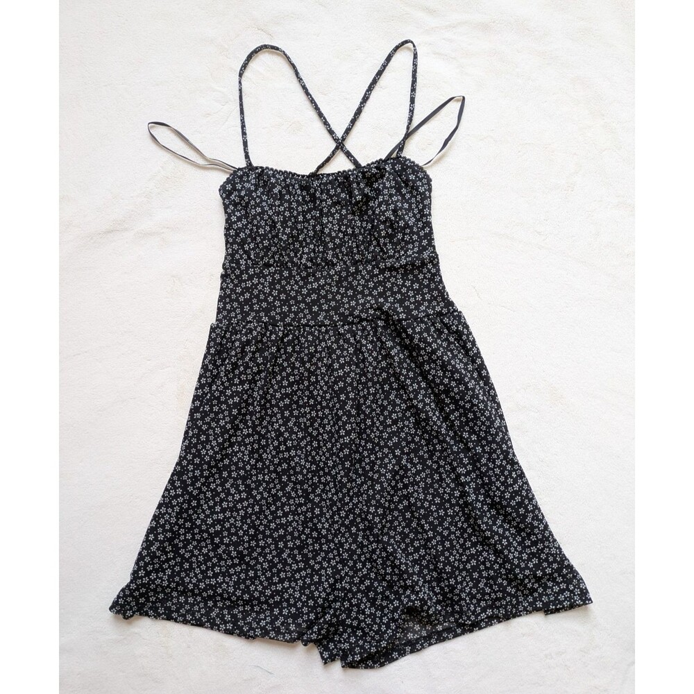 Forever 21 Women's Cute Romper Black & White Little Flowers Size S